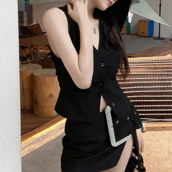 Zeno – Kryształowa klamra – Minispódniczka z rozcięciem